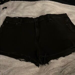 GAP Black Jean Shorts with Frayed Hem and Fitted Design